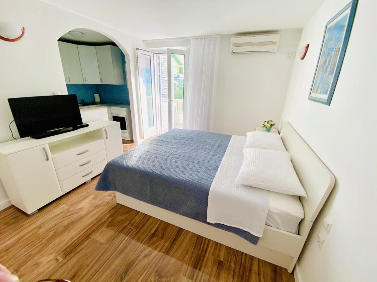 Apartments By The Sea Postira, Brac - 2928 Dış mekan fotoğraf